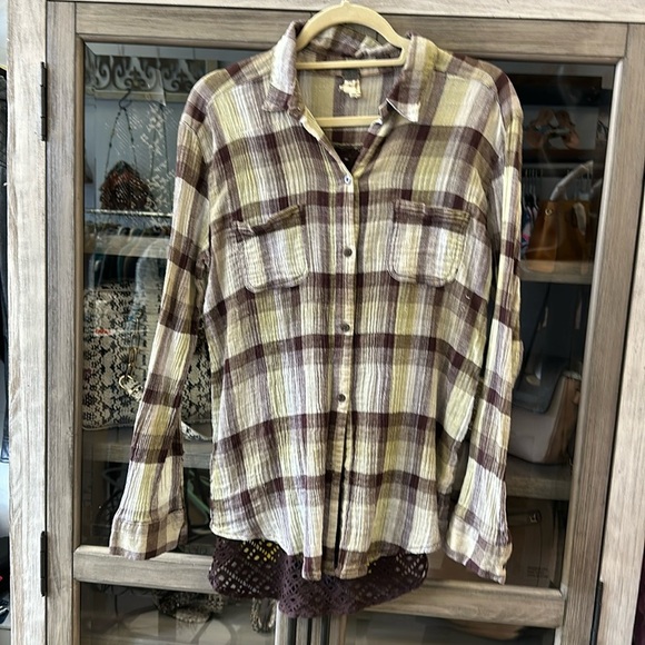 WE THE FREE Cotton button down shirt size Med - Picture 1 of 6